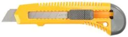 Нож STAYER STANDARD 18мм с выдвижным лезвием и пластиковой ручкой 0913