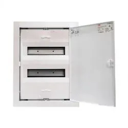 Шкаф встраиваемый UK 520E на 24(28) модулей мет.дв., белый / ABB