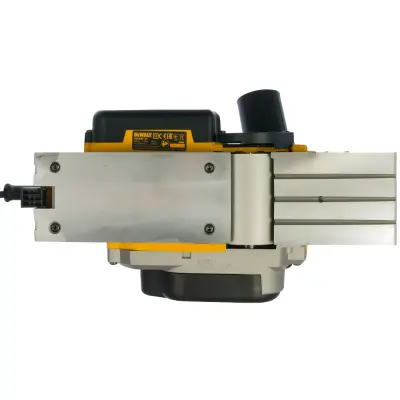 Электрорубанок DeWALT 1050Вт 82мм D26500