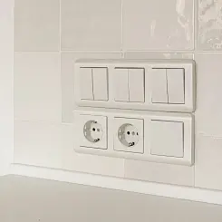 Выключатель двухклавишный проходной Werkel перламутровый рифленый WL13-SW-2G-2W