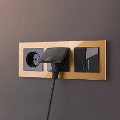 Розетка влагозащ. с зазем. с защит. крышкой и шторками Werkel серо-коричневый WL07-SKGSC-01-IP44